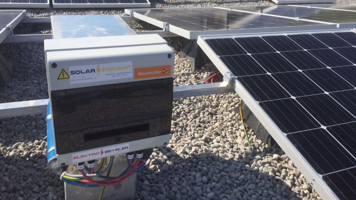 Solaranlage (Aufdachanlage) in Muri realisiert durch Solar-Freiamt, Aristau im Kanton Aargau